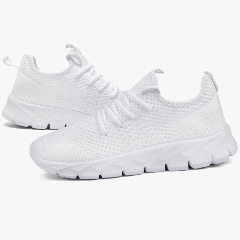 Women’s Size 8.5 White Light Weight, Non Slip, Running Shoes. NWT